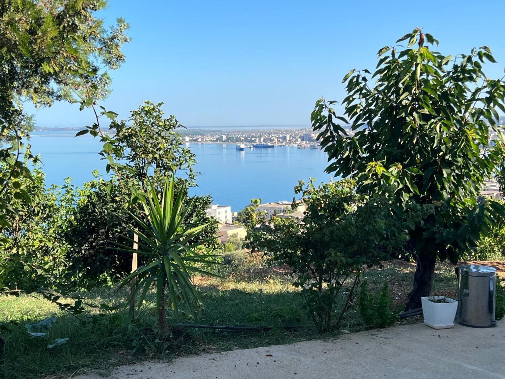 Markev Apartments Vlorë Esterno foto
