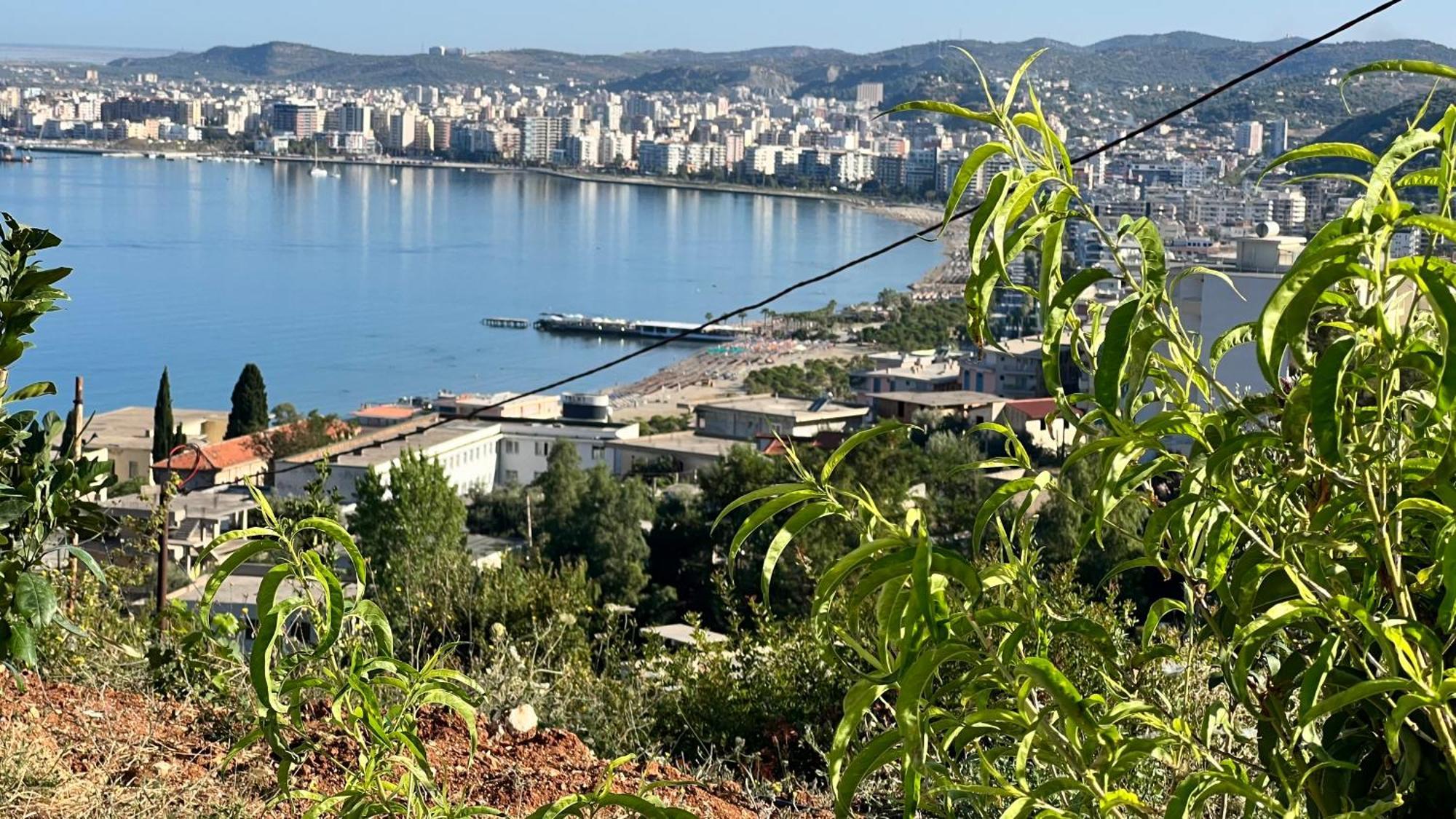 Markev Apartments Vlorë Esterno foto